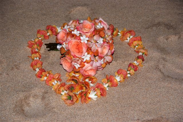 Examples of All Ways Maui'd Weddings Leis, Bouquets ? Circles of Flowers